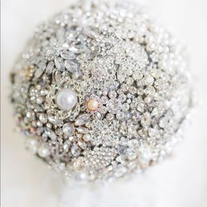 Broach bouquet